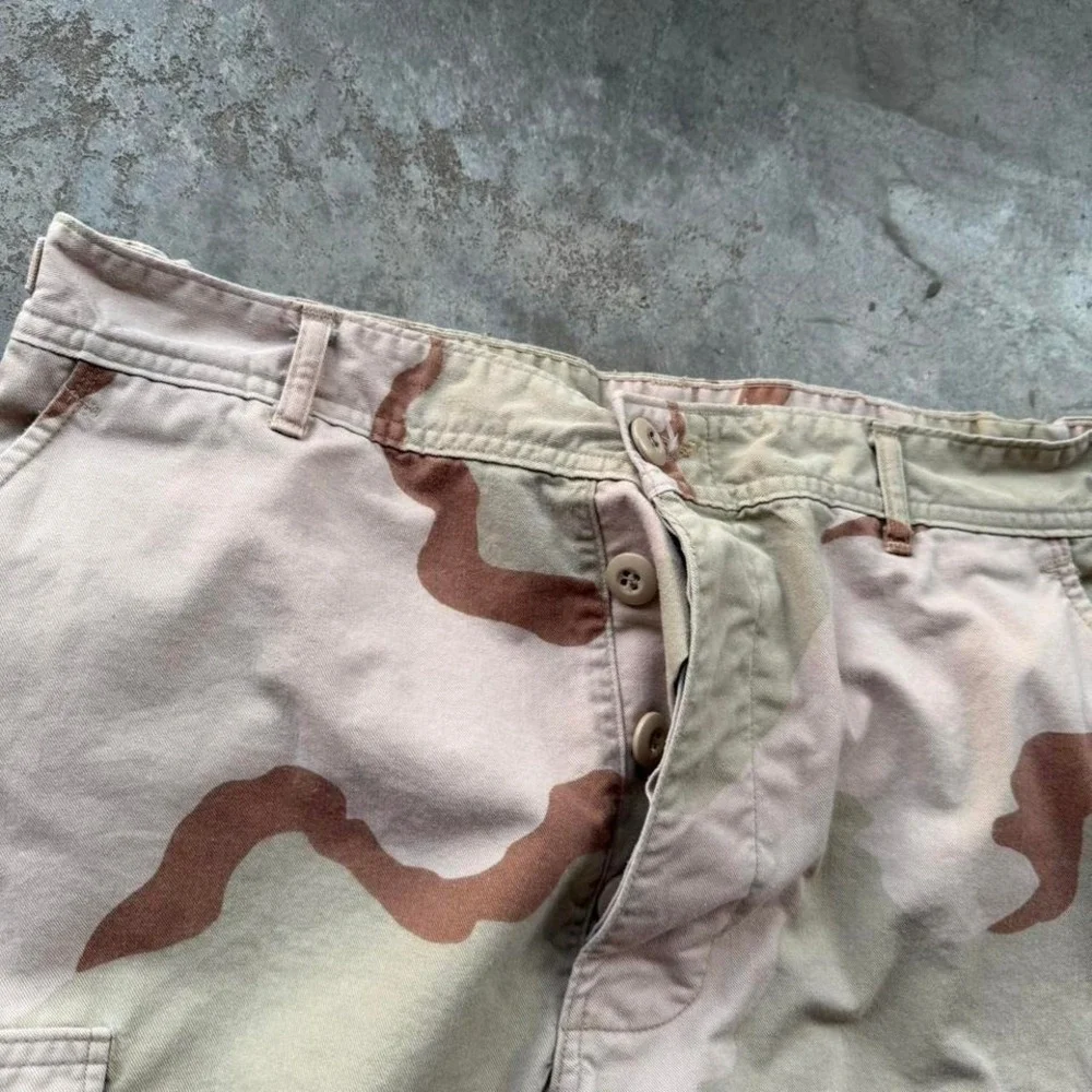 Vintage 90's military desert camo button fly heavy cotton baggy Cargo pants